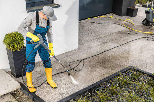 Best Garage Pressure Washing  in Frankton, IN